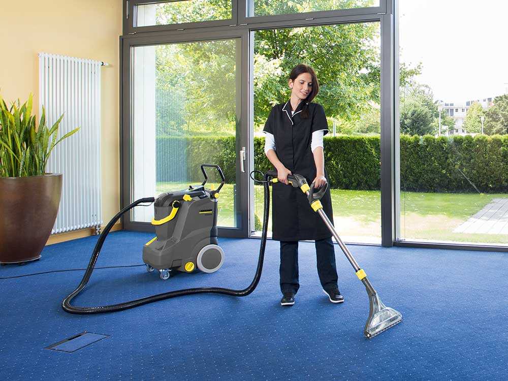 Kärcher Pro Puzzi 30/4 - Teppichreiniger im Angebot