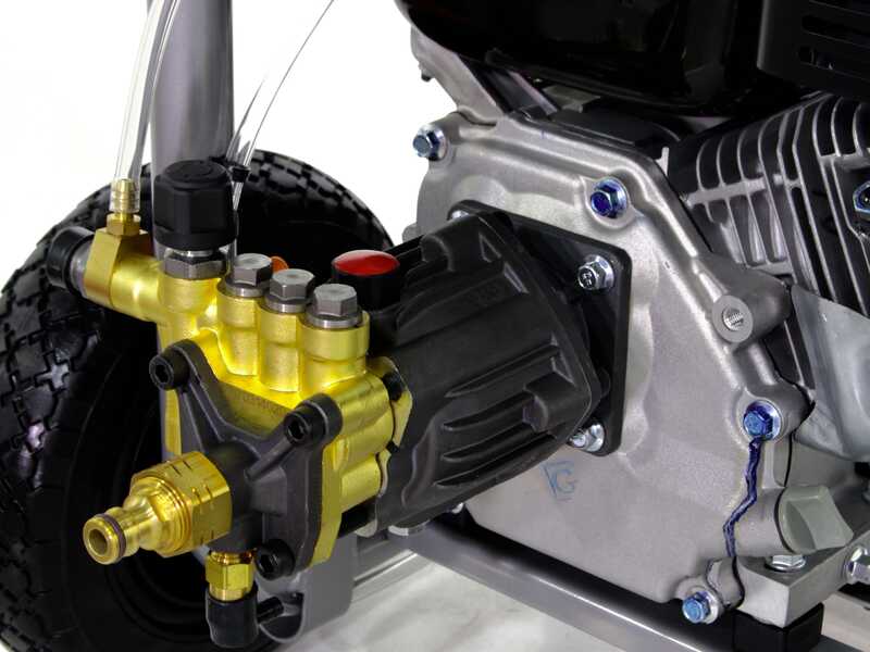 GeoTech GPW 10/220 BP &ndash; Benzin Hochdruckreiniger &ndash; 233 bar &ndash; 568 l/h &ndash; Ducar DH208-Motor