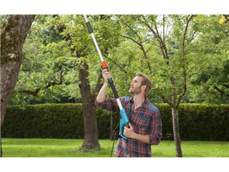 Elektrische Astkettens&auml;ge auf Teleskopschaft Gardena TCS 720/20 - Baumschneider