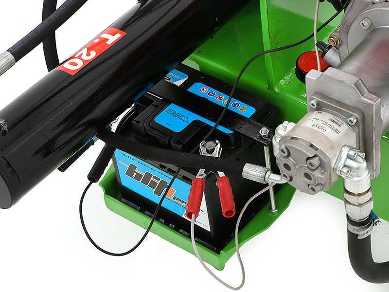 AgriEuro T-20 - Liegender Holzspalter auf Wagen mit Verbrennungsmotor