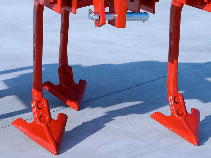 AgriEuro CMR7 - Feder Grubber verst&auml;rkte mittelschwere Reihe - Grubber mit 7 Pflugscharen