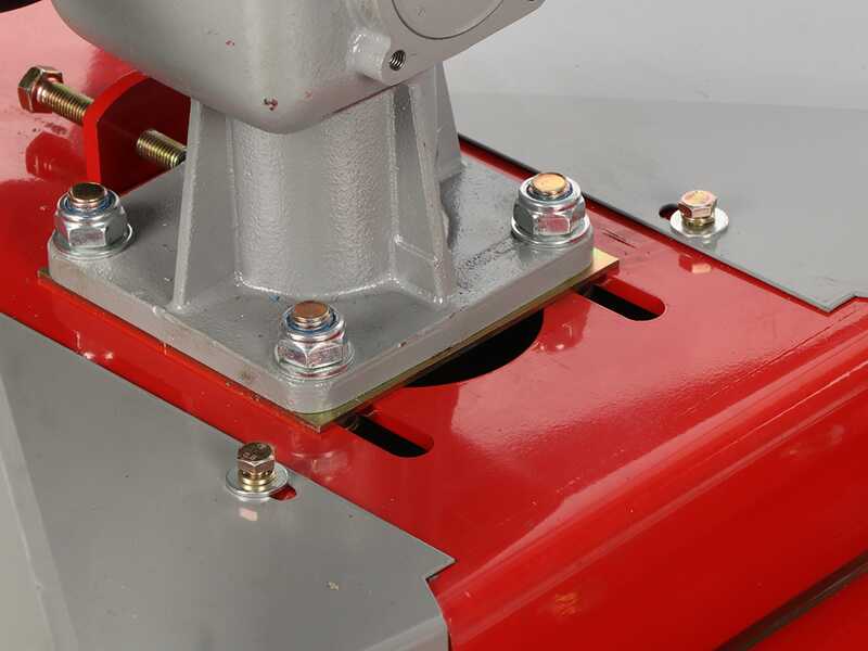 GeoTech Pro TLP 160 - Sichelm&auml;hwerk f&uuml;r Traktor f&uuml;r die Endbearbeitung - 3 Rotoren, 1 Messer