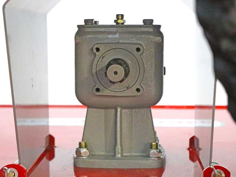 GeoTech Pro Modell SLP 140 - Sichelm&auml;her mit vertikaler Achse f&uuml;r Traktor