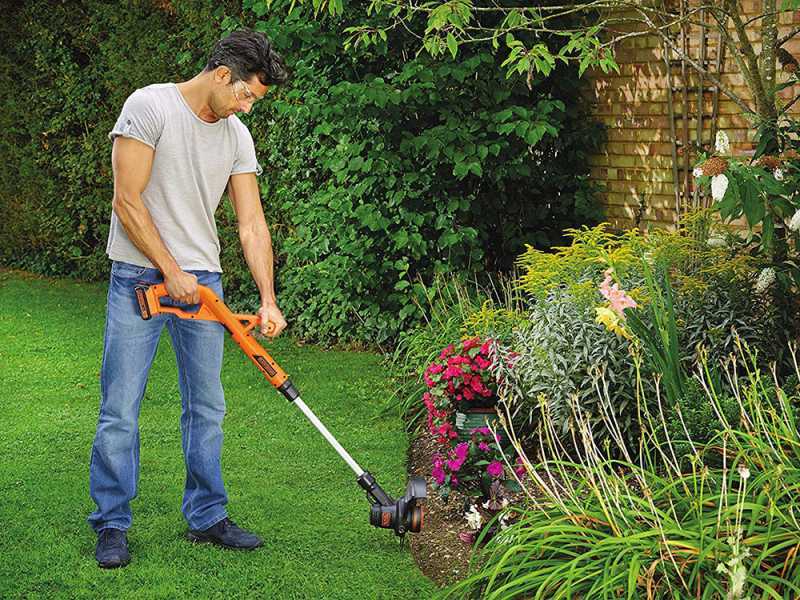 Black &amp; Decker ST182320-QW - Rasentrimmer - Motorsense mit Lithium-Batterie 18V / 2Ah