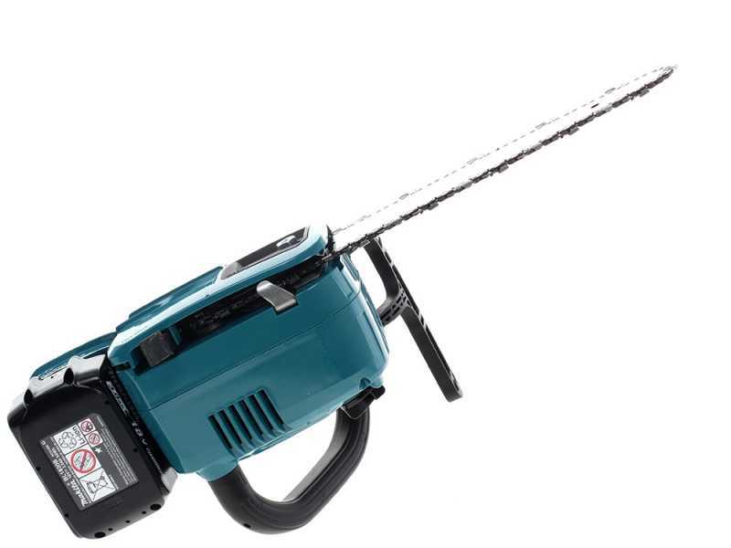 Batteriebetriebene Elektro Kettens&auml;ge Makita DUC254C -  Akku 3Ah 18V und Akkuladeger&auml;t