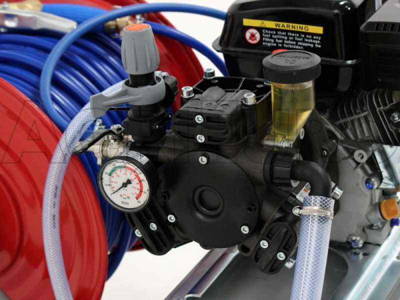 Membranpumpe Comet APS 41 mit Benzinmotor Loncin 5,5 PS auf Wagen