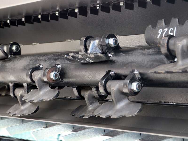 Mulcher mit hydraulischer Verschiebung f&uuml;r Traktor mittelschwere Reihe Blackstone BP 180 Hydro