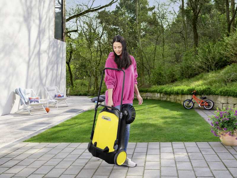 K&auml;rcher S 4 - Handkehrmaschine mit Fangkorb 20 L - Kehrgutbeh&auml;lter