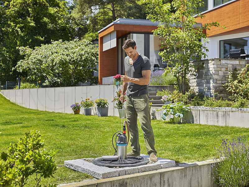 Gardena 5900/4 Inox Automatic - Tauch-Druckpumpe - f&uuml;r Klarwasser - 900 W