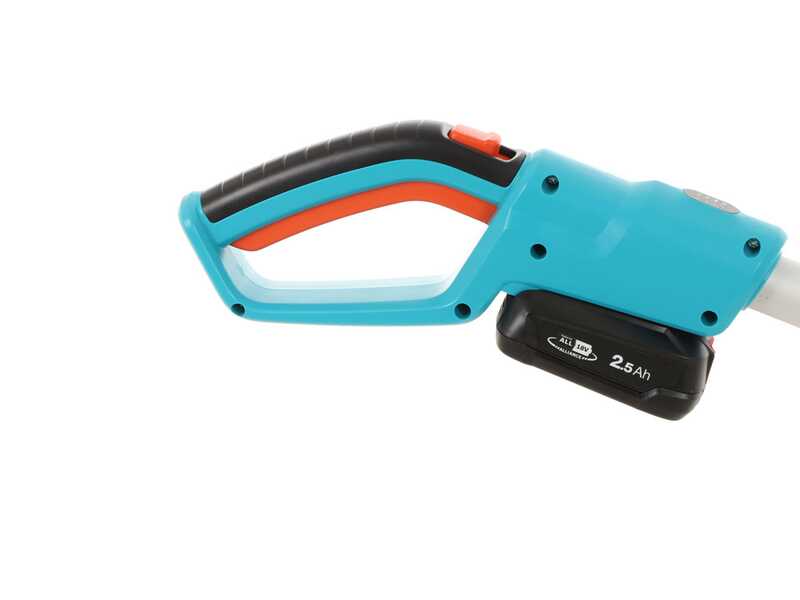 Gardena THS 42/18V P4 Akku-Teleskop-Heckenschere -  Lithium-Akku 18V/2,5Ah