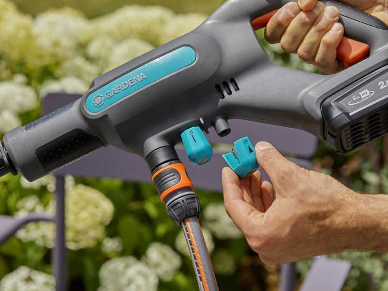 Gardena AcquaClean 24/18V Akku-Hochdruckreiniger- Pistole Gardena mit 2.5A Lithium-Akku
