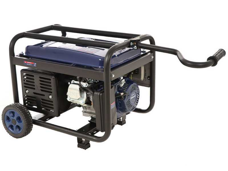 BullMach AMBRA 3600 - Benzin-Stromerzeuger mit R&auml;dern und AVR-Regelung 3 kW - Dauerleistung 2.8 kW - 230V