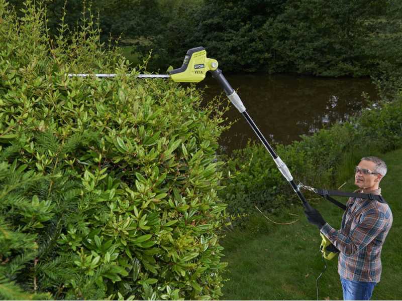 RYOBI 450W RPT4545E - Elektro Heckenschere mit Teleskopschaft 450W - 45 cm Schwert - 20 mm Schnitt