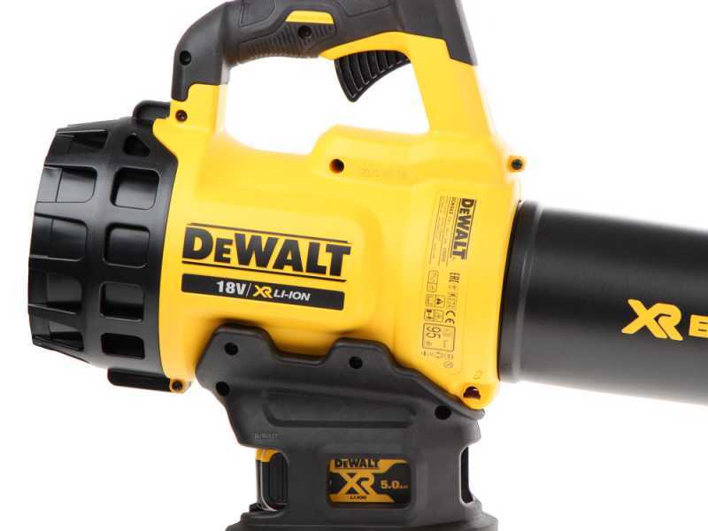 Laubbläser DeWalt DCM562P1QW 18V / 5.0 Ah im Angebot Agrieuro