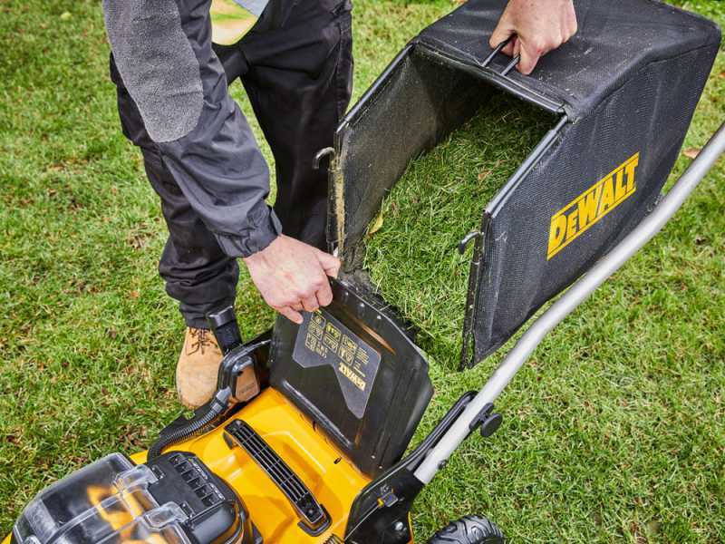 Akku-Rasenm&auml;her DeWalt DCMW564P2-QW - 2 Akkus 18V/5Ah - Schnittbreite 48  cm