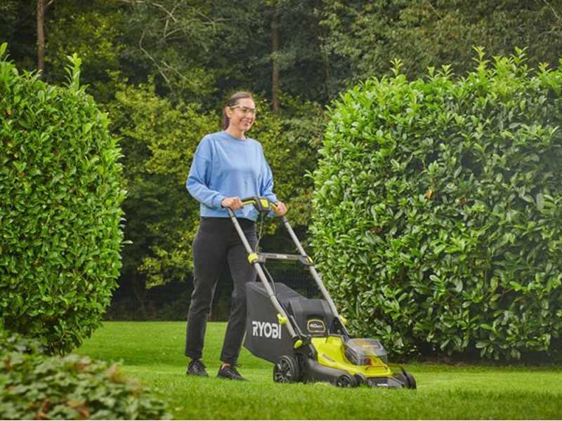 Ryobi RY18LMX40C-240 -Akku Rasenm&auml;her - 2x18V/4Ah - Schnittbreite 40 cm