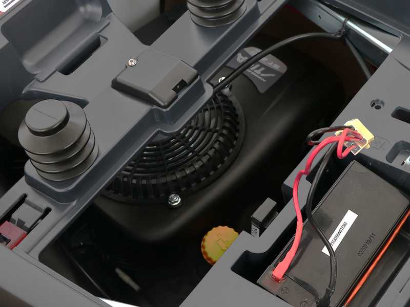 Castelgarden XE 966 HD - Aufsitzm&auml;her - Motor Stiga ST 250 ES - Hydrostatgetriebe