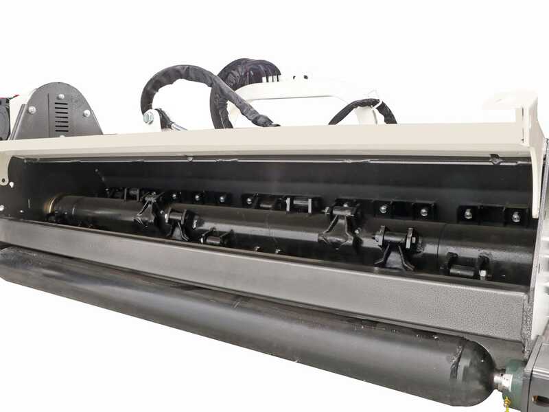 Seitlicher B&ouml;schungsmulcher mit Arm f&uuml;r Traktor der leichten Baureihe - BlackStone BVL 145 L