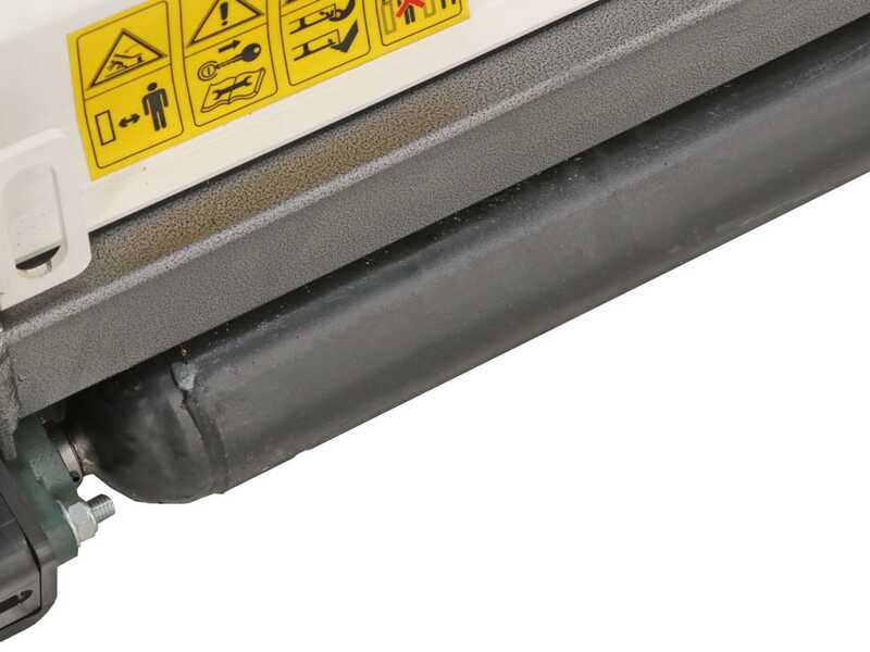 Seitlicher B&ouml;schungsmulcher mit Arm f&uuml;r Traktor der leichten Baureihe - BlackStone BVL 145 L