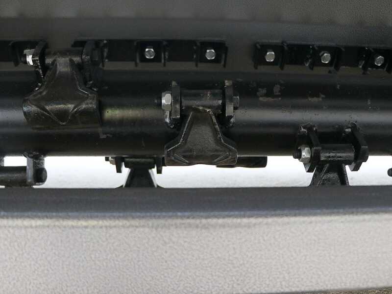 Seitlicher B&ouml;schungsmulcher mit Arm f&uuml;r Traktor der leichten Baureihe - BlackStone BVL 125 L