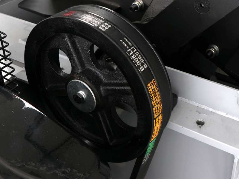 BullMach ZEUS 200 BH-LE Benzin H&auml;cksler mit Anh&auml;ngerkupplung - Loncin 420ccm E-Starter