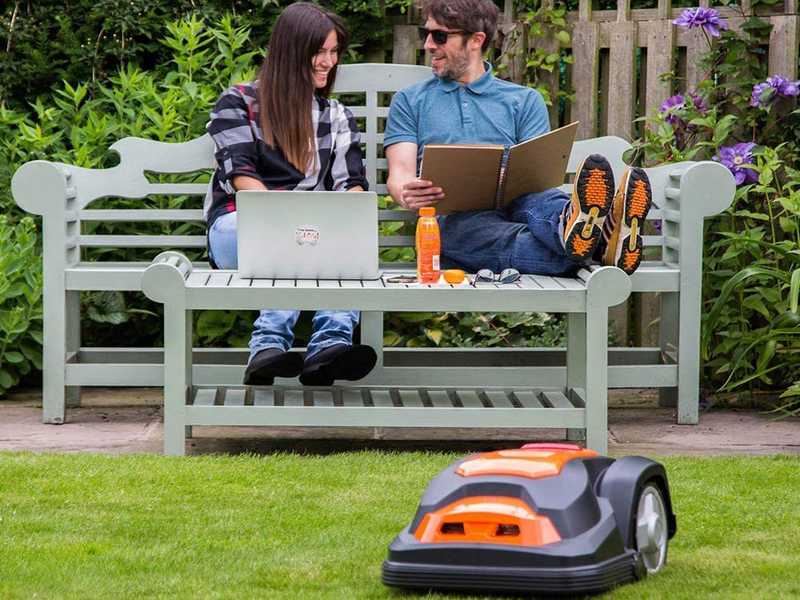 M&auml;hroboter Yard Force SA900B - mit APP Steuerung - Bluetooth integriert