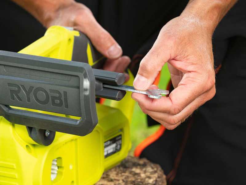 Kompakte Elektro-Kettens&auml;ge RYOBI RY18CS20A-125 - 18V - 2.5Ah - Schwertl&auml;nge 20 cm