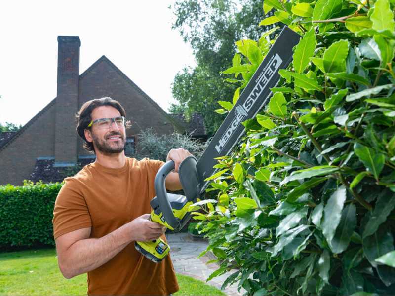 RYOBI RY18HT45A-120 - Akku-Heckenschere - 18V - 2Ah - Schwert 45cm