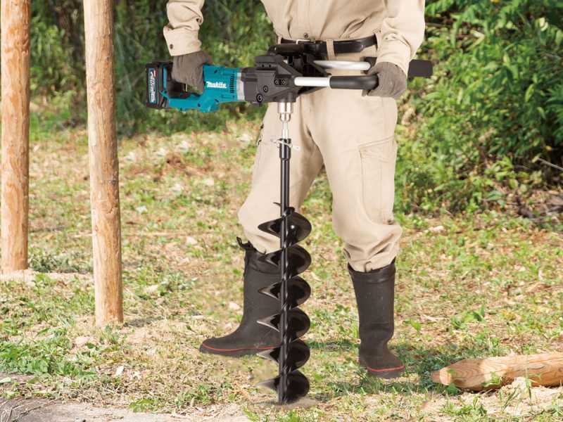 Makita DG001GT105 - Erdbohrer - 40V 5Ah - BOHRSPITZE NICHT ENTHALTEN