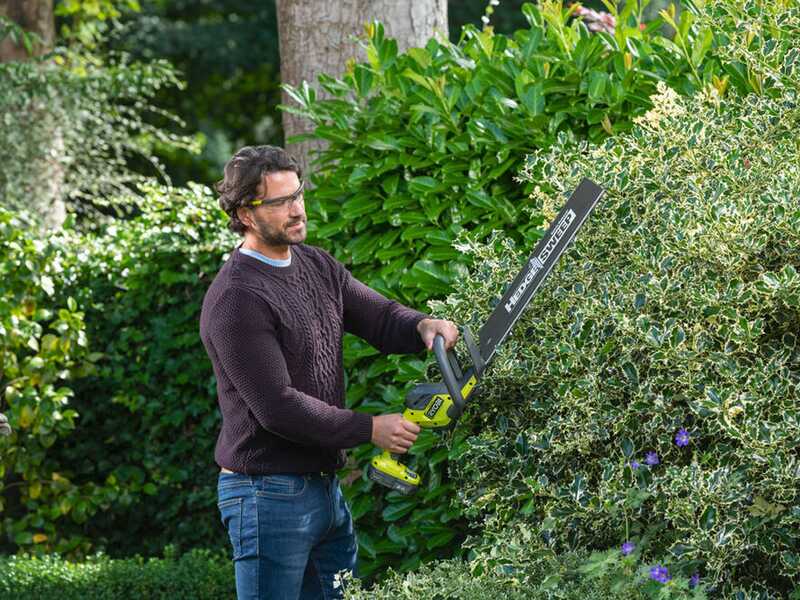 Akku-Heckenschere RYOBI RY18HT50A-0 - 18V - Schwert 50 cm - AKKU UND LADEGER&Auml;T NICHT ENTHALTEN