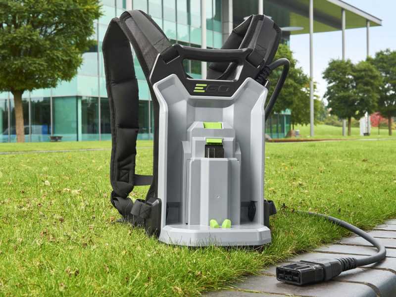 EGO 2-in-1 Akku-Olivenr&uuml;ttler/Hochentaster EGO PH1400E - 56V - 7,5Ah Akku