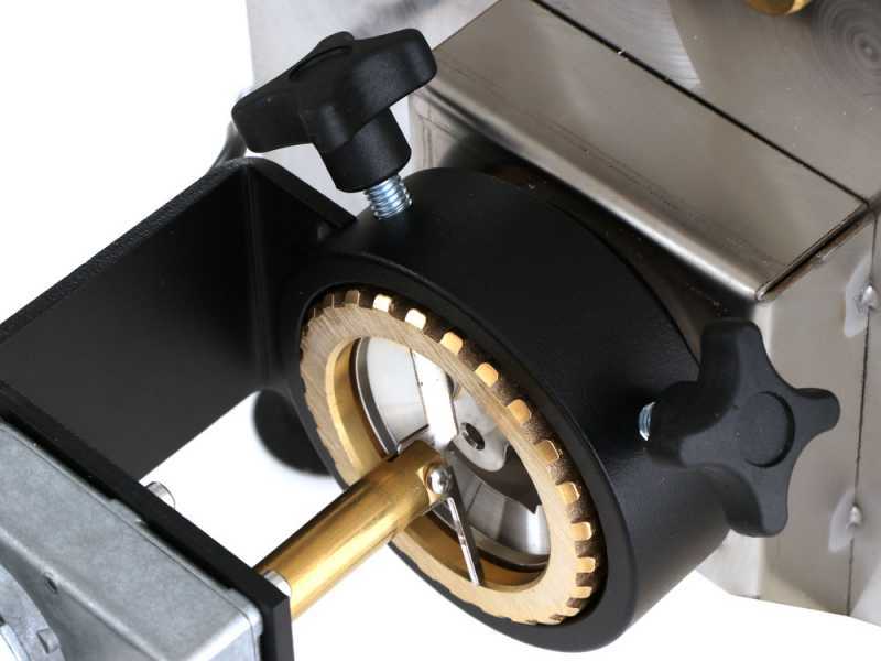 Elektrische Nudelmaschine 2 in 1 Fama GRANDE mit Nudelaufsatz - zum Kneten und Pressen