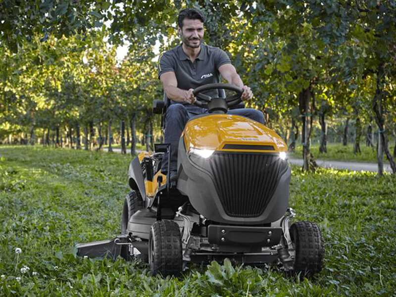 STIGA Tornado 398 &ndash; Rasentraktor mit Seitenauswurf und Mulchfunktion