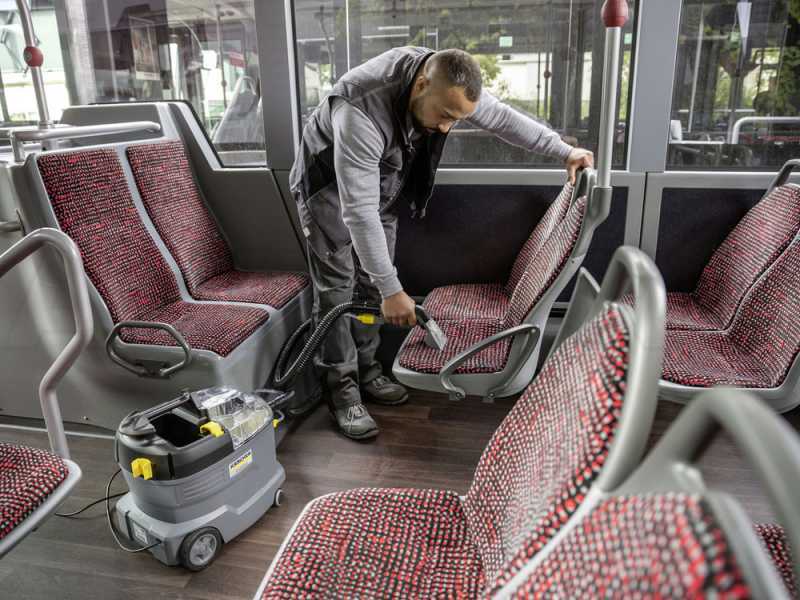 K&auml;rcher Pro Textilien Puzzi 8/1 -  Fl&auml;chenreiniger - Teppichbodenreiniger - Leistung 1200W - Spannung 220/240