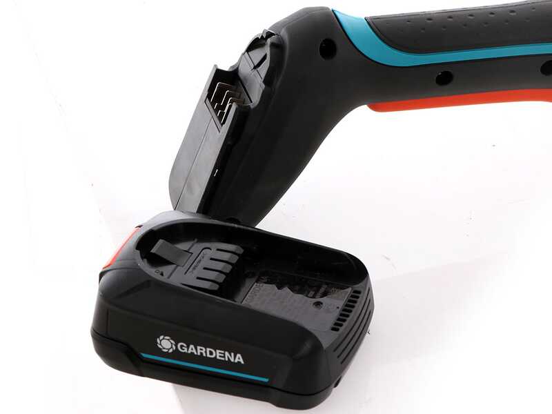 Gardena EasyCut 110/18V P4A - Akku-Baumschere - 18V 2Ah