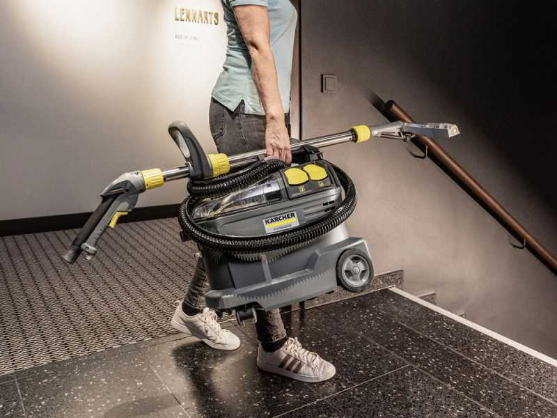K&auml;rcher Pro Puzzi 8/1  ADV - Spr&uuml;hextraktionsger&auml;t - Teppichbodenreiniger - Leistung 1200W