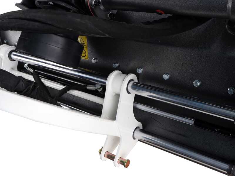 Blackstone BM-CD 120 - Schlegelmulcher f&uuml;r Traktoren - mittlere Reihe - hydraulische Verschiebung