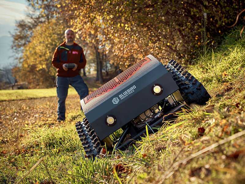 BlueBird FM 23-53 - Funkgesteuerter Hybrid-Rasenmulchroboter