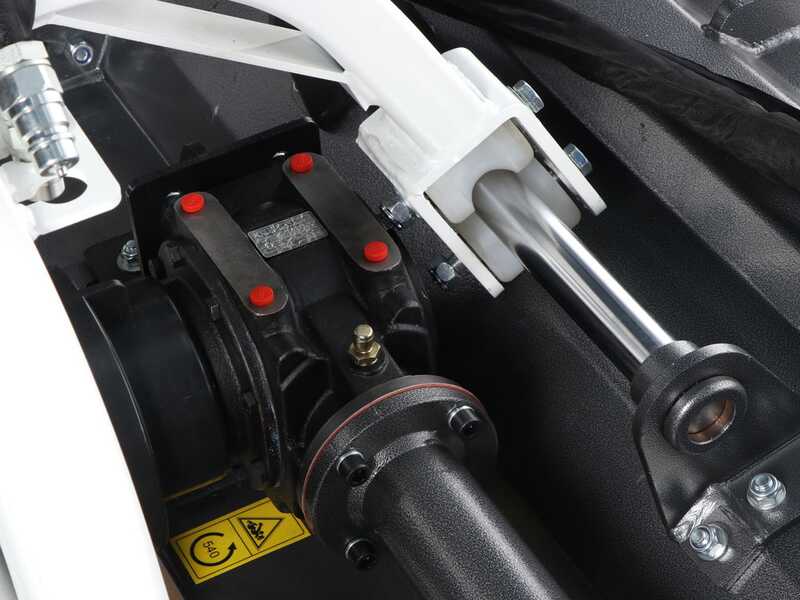 BlackStone BP-CD 180 - Mulcher f&uuml;r Traktoren - schwere Reihe - Hydraulische Verschiebung
