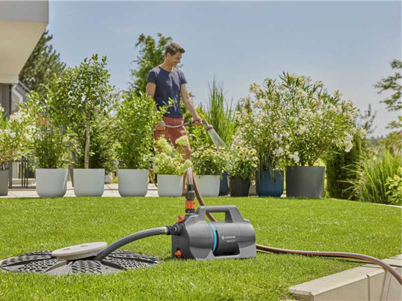 Gardena 4300 Silent - Elektrische selbstansaugende Gartenpumpe - 650 W