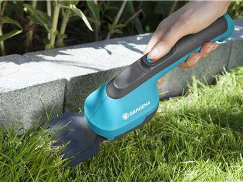 Gardena ClassicCut Li - Akku-Grasschere mit integriertem Akku - 3.6V-2.5Ah