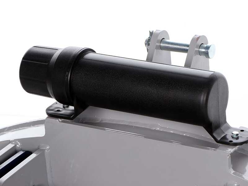 BullMach ARES 61 - Baumstumpffr&auml;se mit Traktoranbau