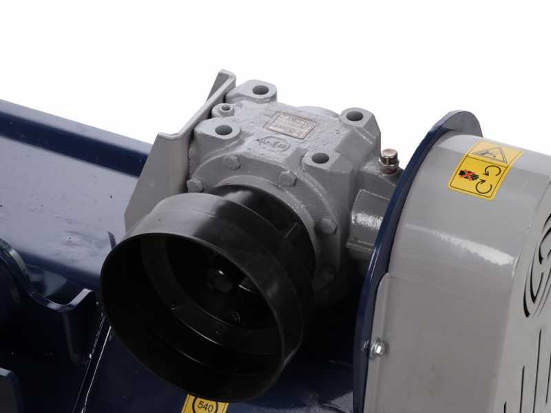 BullMach Estia 140 - Seitlicher B&ouml;schungsmulcher mit Arm, f&uuml;r Traktoren - mittlere Baureihe