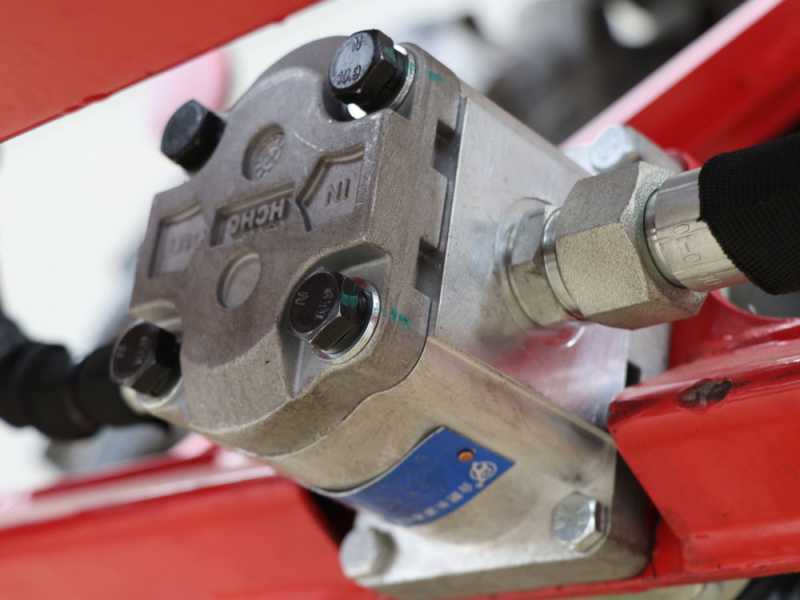 GeoTech Pro BHF 95 - Heckbagger f&uuml;r Traktor - fest