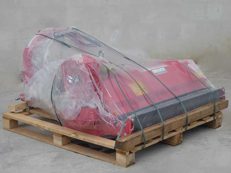 Seitlicher B&ouml;schungsmulcher mit Arm f&uuml;r Traktor, leichte Baureihe, AgriEuro FU SPECIAL 112 - f&uuml;r linksdrehende Zapfwelle (gegen Uhrzeigersinn)