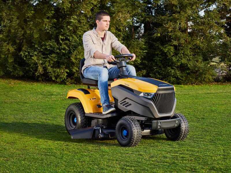 Stiga Tornado 598e - Akku-Rasentraktor 48V/40Ah - mit Seitenauswurf