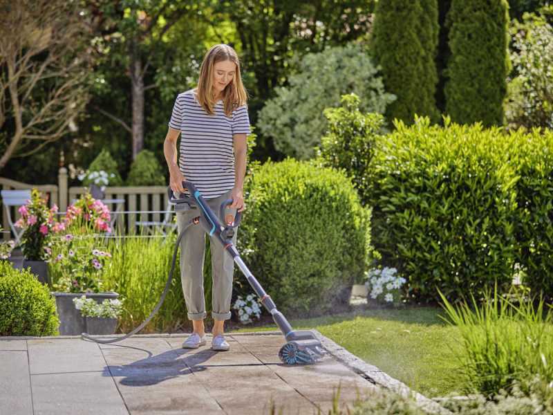 Gardena AquaBrush Universal 04/1 - Akku Bodenreiniger + B&uuml;rste - OHNE BATTERIE UND LADEGER&Auml;T