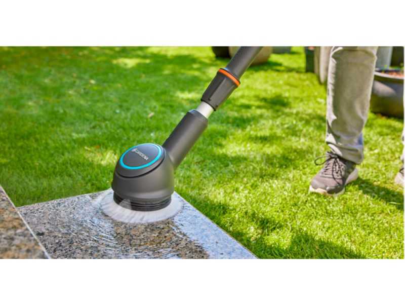 Gardena AquaBrush Universal 04/1 - Akku Bodenreiniger + B&uuml;rste - OHNE BATTERIE UND LADEGER&Auml;T