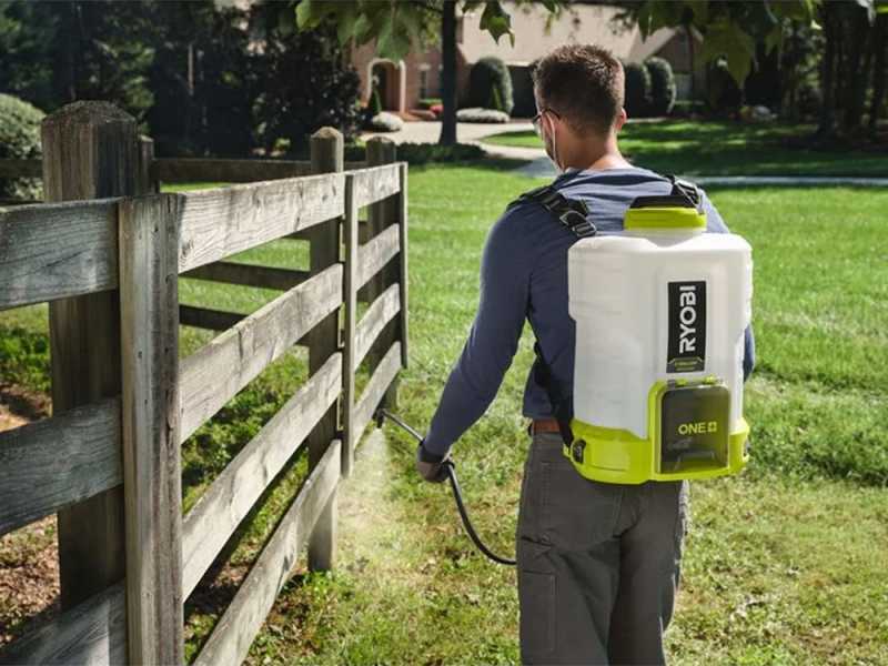 Ryobi RY18BPSB-0 - Akku-Druckspr&uuml;her mit R&uuml;ckengurt - Tank 15L - 18V - 4Ah