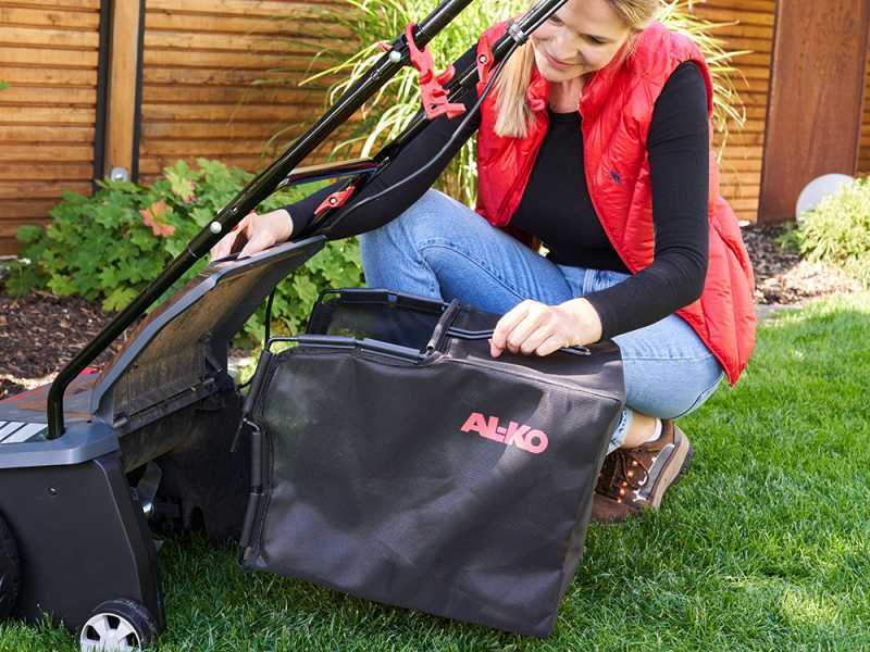 AL-KO 32.4 E Basic Care - Rasenl&uuml;fter/Vertikutierer 1200 W